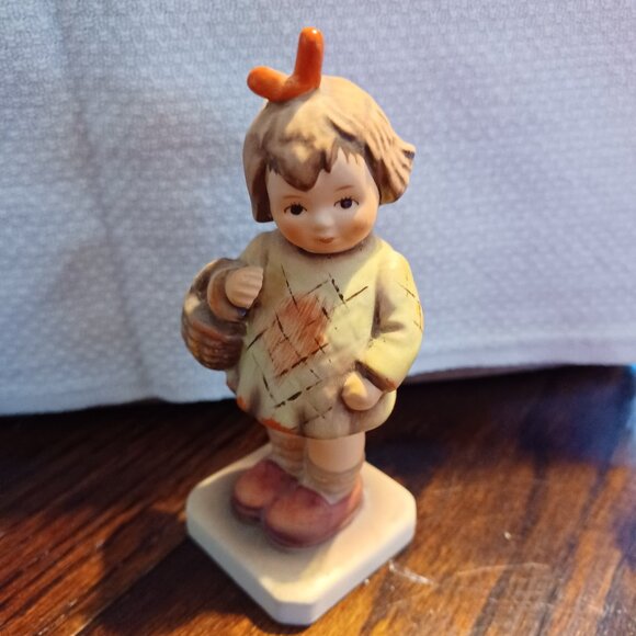 4 Girl Hummels - Picture 1 of 8